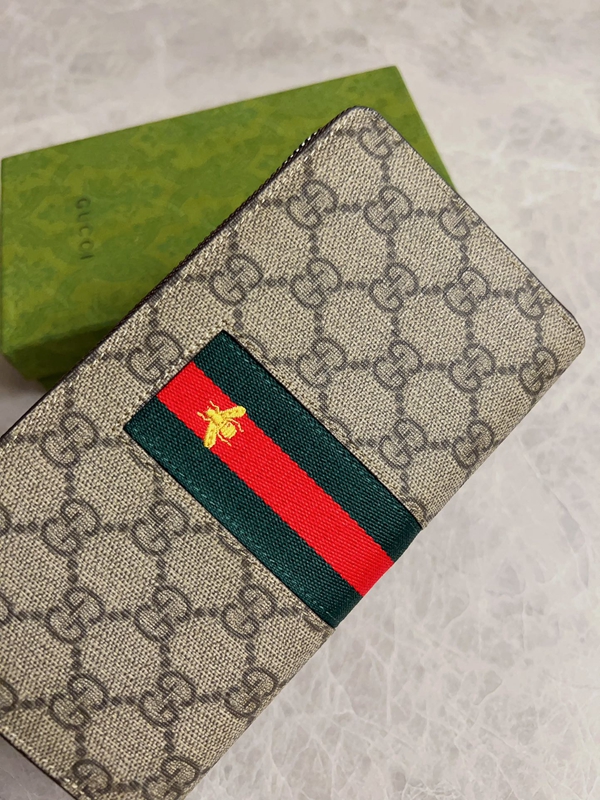 グッチ財布 レプリカ背面デザイン